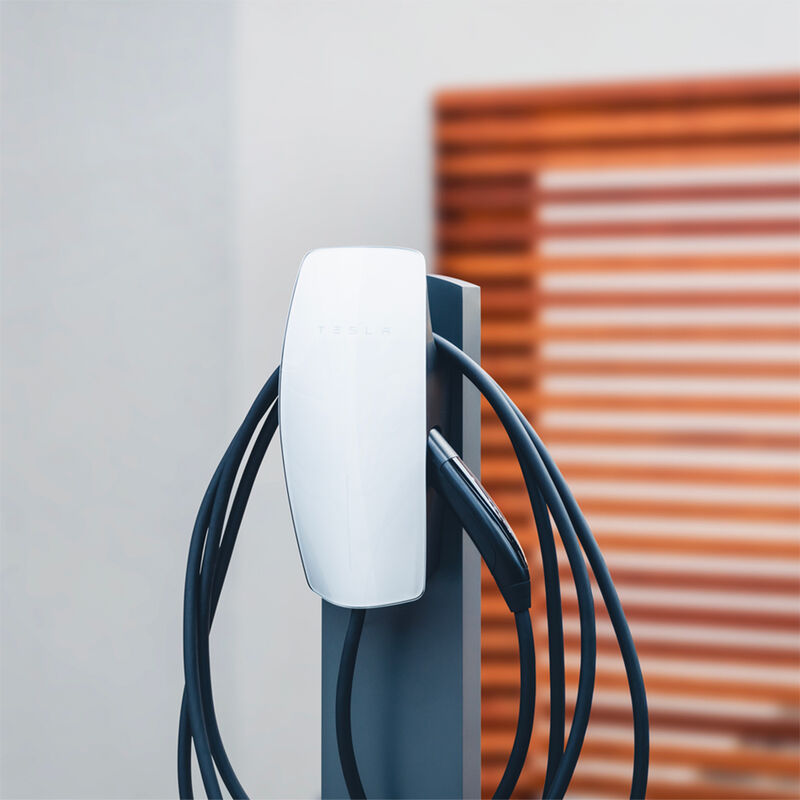 Tesla wall connector i Sollentuna