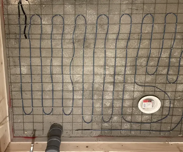 Golvvarme elinstallation detalj i Sollentuna