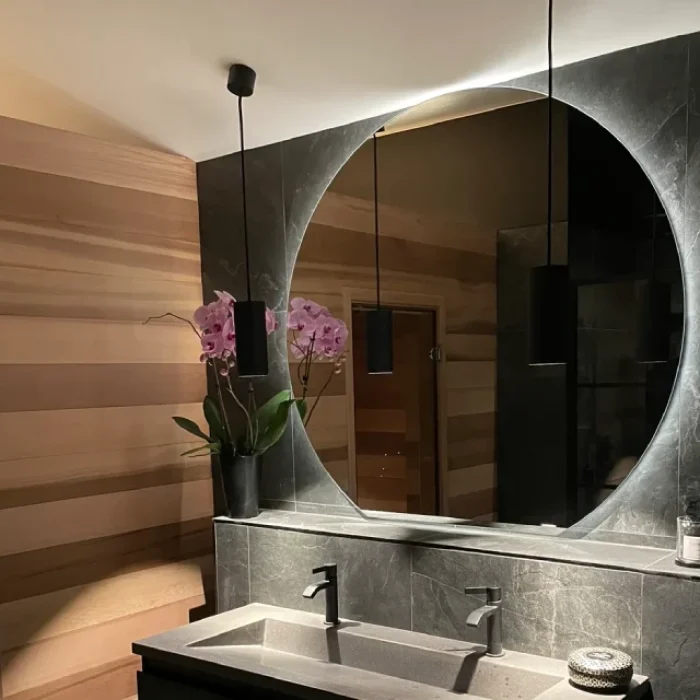 Renovering badrum modern belysning i Sollentuna