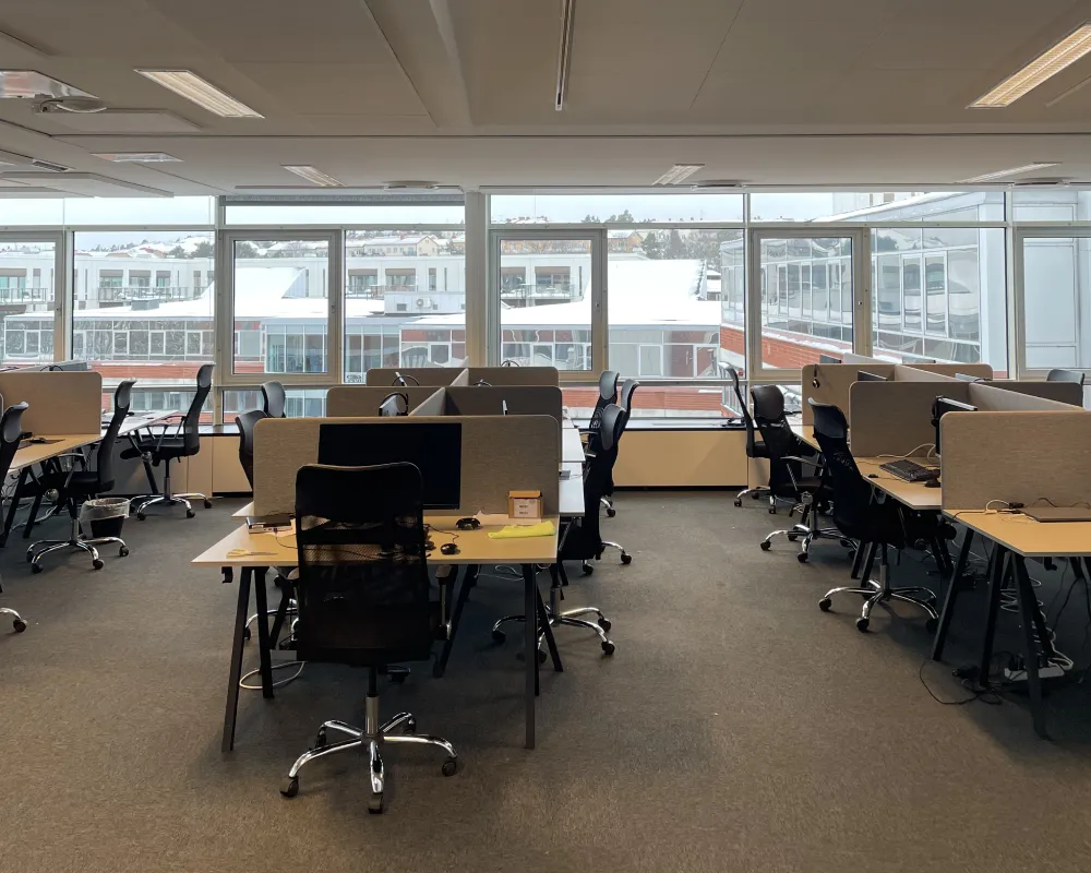 Elinstallation för BRF och företag i Täby – professionell service för fastigheter och större uppdrag.