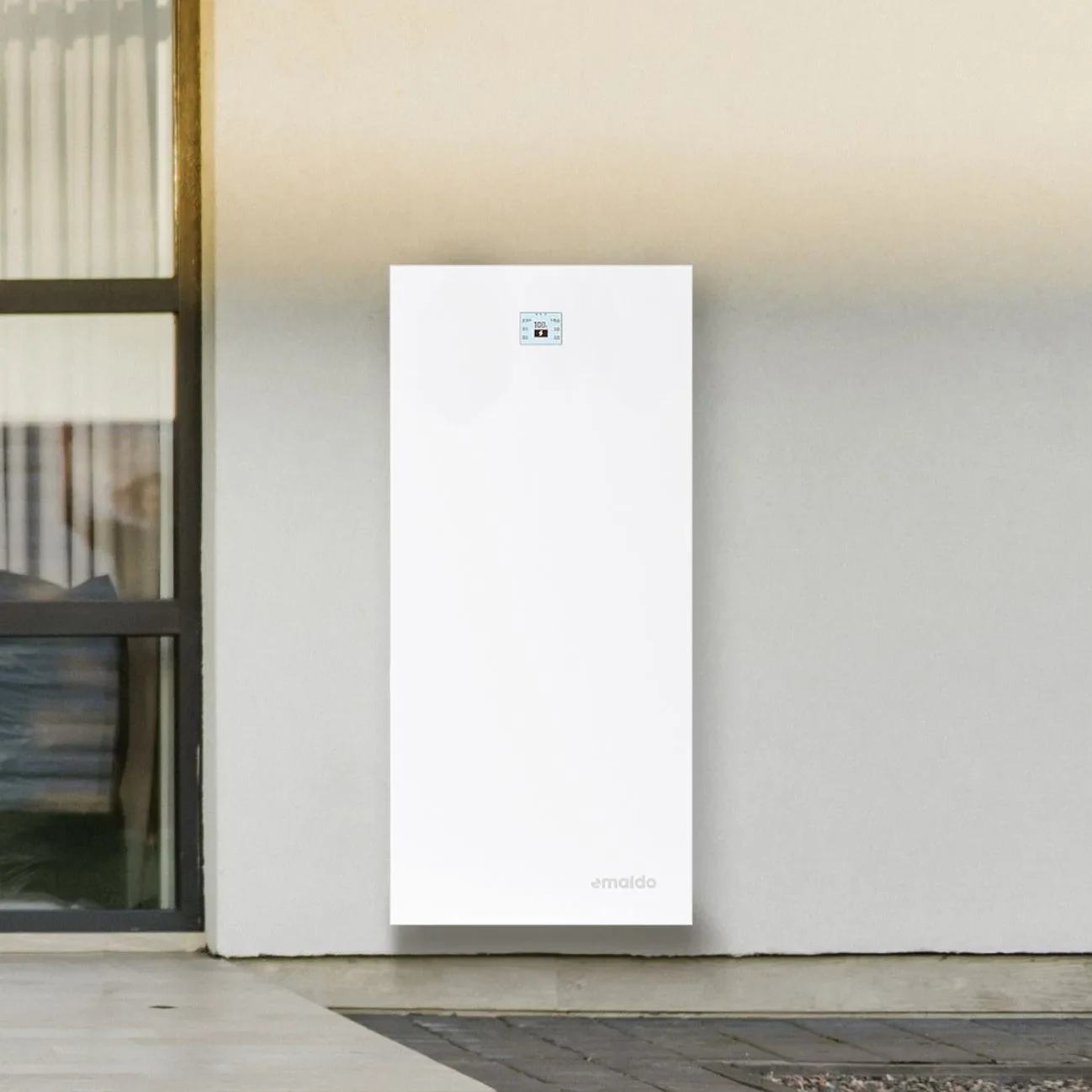 emaldo power core outside with family mobile e1755944440589